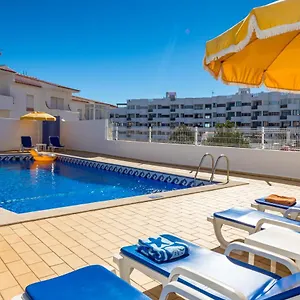 apartamentos-carruna.hotelaalgarve.com/